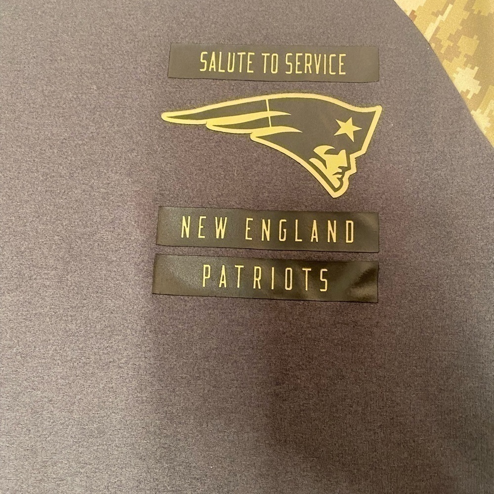 NIKE NFL ON FIELD APPAREL “SALUTE TO SERVICE” PATRIOTS CAMO PRINT SHIRT SIZE M - Picture 2 of 5
